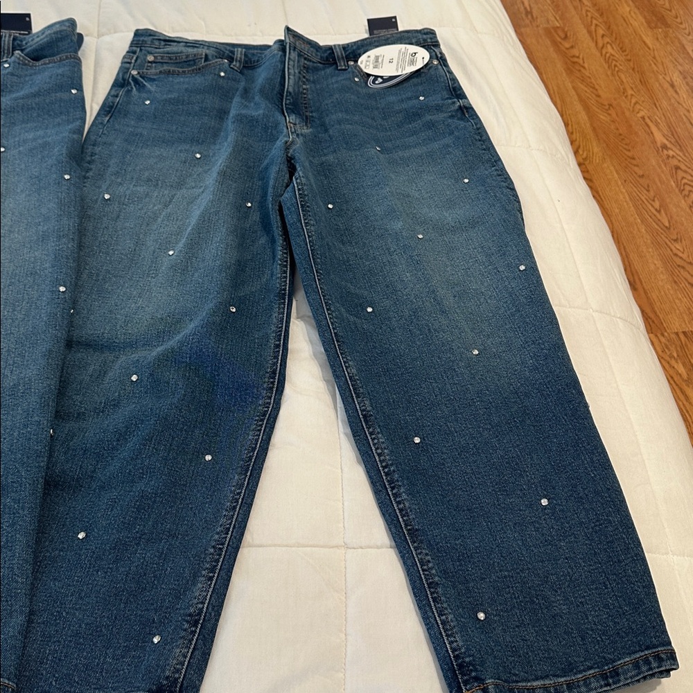 Size 12 women’s Scoop brand low slung relaxed crop embellished jeans. - Picture 2 of 5